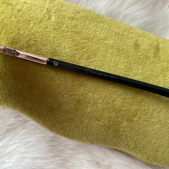 Oscar de la Renta Sunglasses - Picture 4 of 4